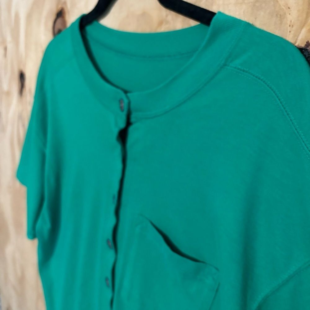 Vintage Basic Essentials Kelly Green Button Up T-… - image 2
